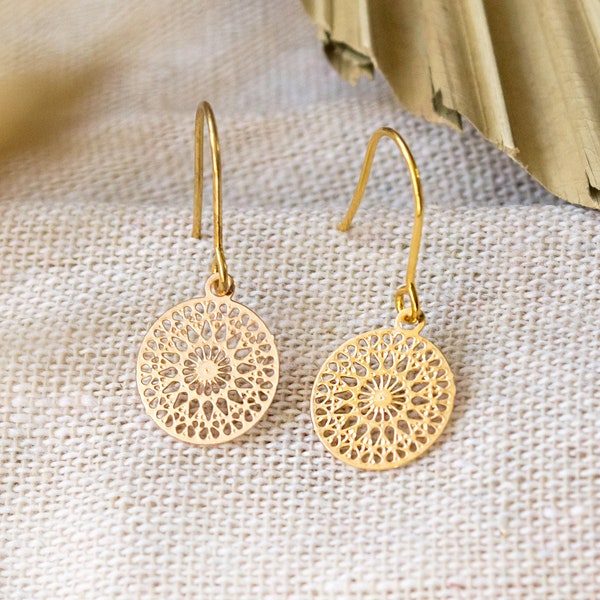 Pendientes de filigrana - mandala bohemio de color dorado