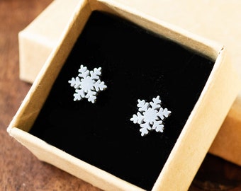 Snowflake stud earrings - silver stainless steel - winter - Christmas - flakes - Snow