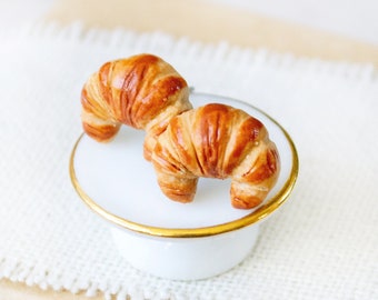 Boucles d'oreilles clous croissants - pâtisserie - Miniature alimentaire en pâte polymère