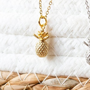 Summery pineapple necklace gold-colored image 1