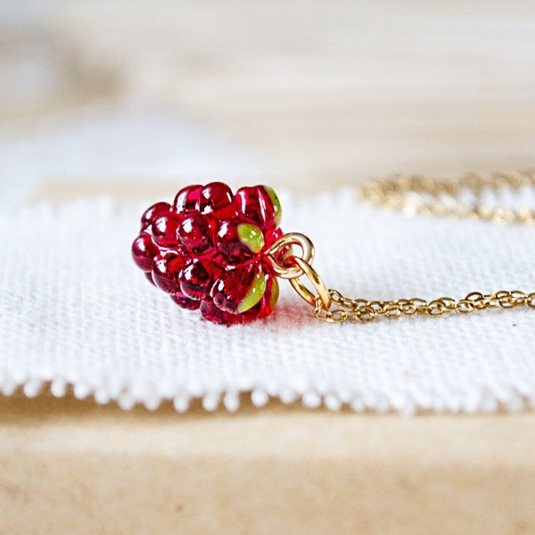 Collier framboise - couleur or - fruits - fruits - baies d'automne