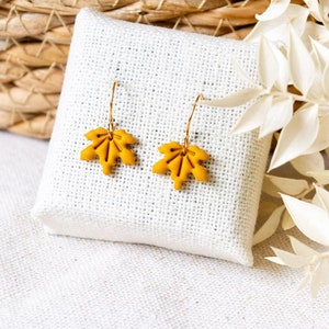 Autumn Leaves Earrings - Gold-colored - Maple - Autumn