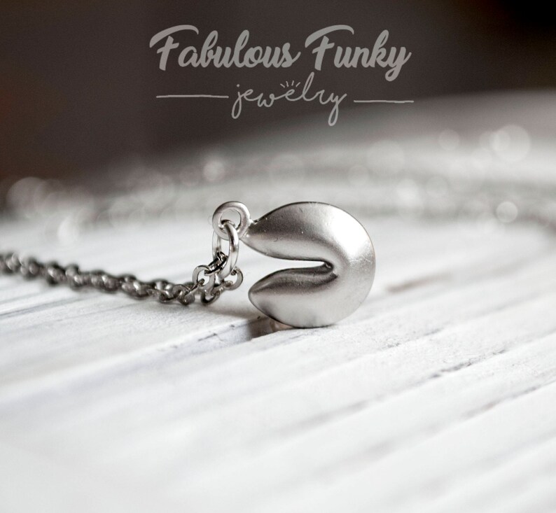 Lucky biscuits chain silver-coloured