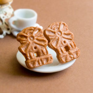 Speculatius biscuits earrings Miniaturefood biscuit food Fimo hypoallergenic stainless steel image 1