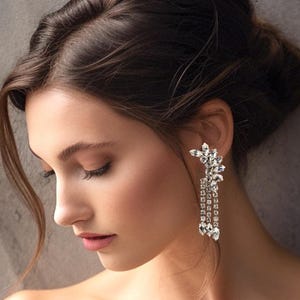 Retro Glamour: Vintage Rhinestone Crescent Moon Ear Climbing Earrings