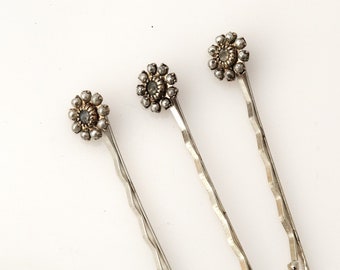 Tiny Grey Pearl Hair Pin Trio,  Pearl Hair Pins, Flower Wedding Hair Pins, Set of three Hair Pins