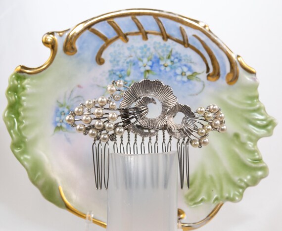Elegant Vintage Pearl & Crystal Hair Comb - Large Silver  display picture 1