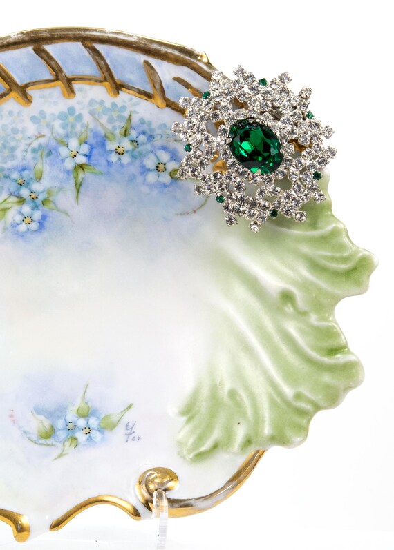 Vintage Oval Emerald and Crystal Hair Comb – Elegant Bridal  display picture 2
