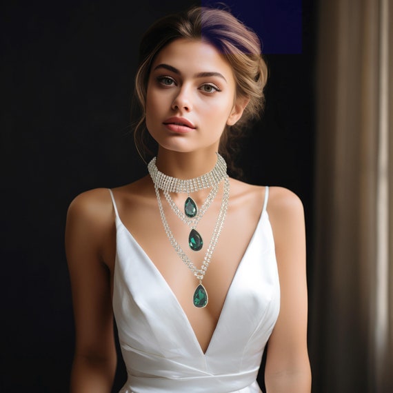 Vintage Rhinestone Collar with Emerald Pear Drops… - image 5