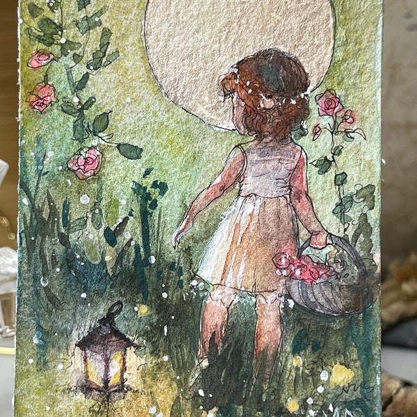 Original ACEO Fantasy wunderliche Kunst Aquarell Illustration Mädchen mit Blumenkorb durch den riesigen Mond Handgemachte OOAK Miniatur winzige Malerei