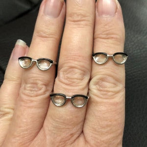 Glasses ring silver and black frame birthday valentine christmas mothers day gift novelty specs fun adjustable