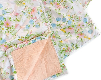 Vintage Bedspread | Floral Bed Covering Comforter | Twin Size Bedding | Home/Bedroom Decor