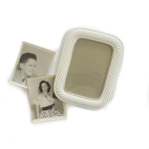 Vintage Picture Frame | 5X7 White Frame | Home/Wall Decor