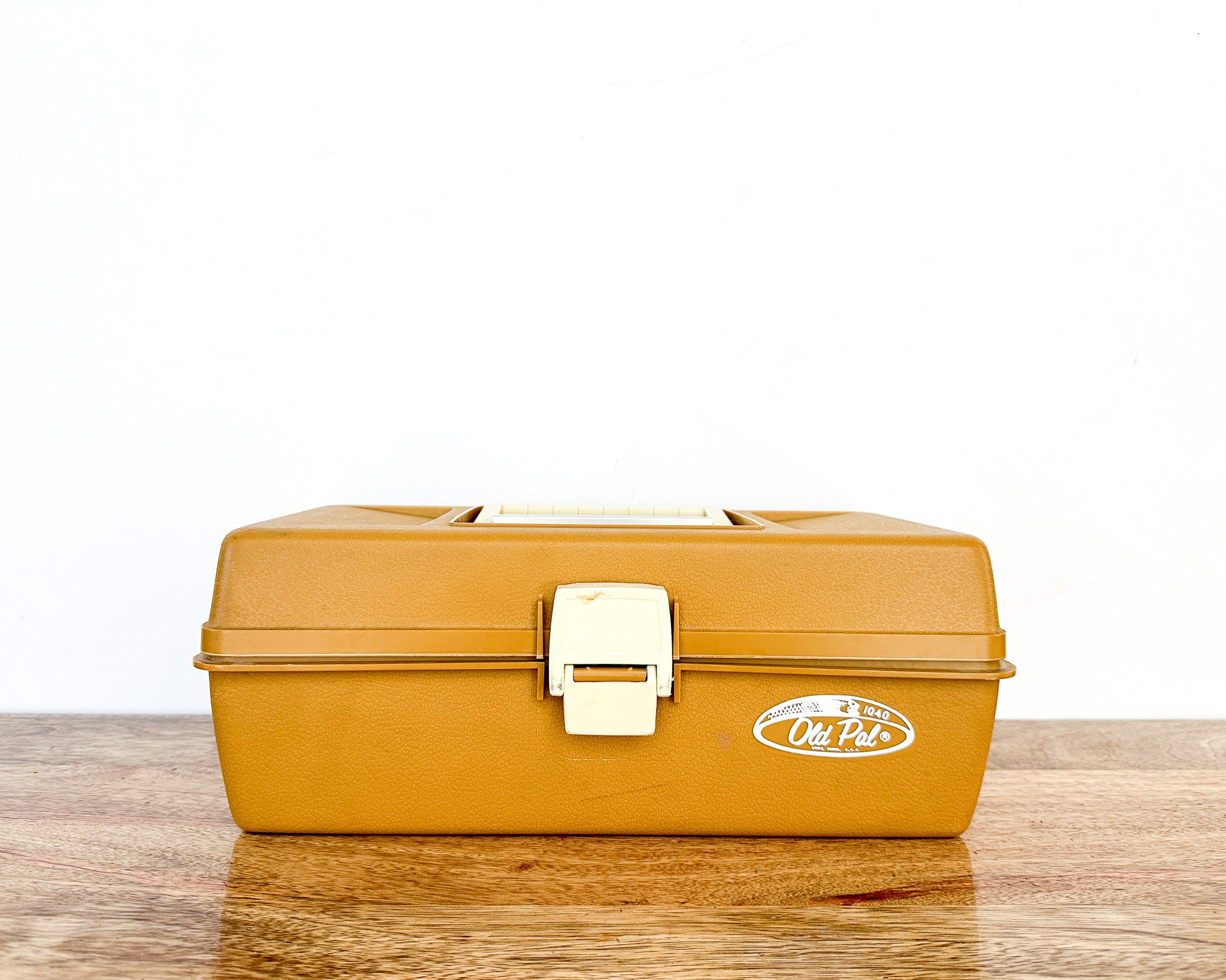 Vintage Tackle Box Yellow Plastic Old Pal Latch Box Tool/fishing Storage 
