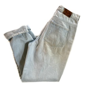Vintage Jeans | Size 10 Calvin Klein Light Wash Denim Pant | High Rise, Tapered Leg, Relaxed Fit | Mom Jeans | 80s, 90s Fashion