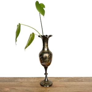 Jarrón vintage / Jarrón de latón grabado en negro y oro / Decoración boho para el hogar/estante