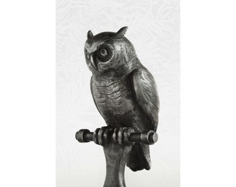Eule Statue, Eulenskulptur, Zinn, Metall, gehörnte Eule, Kunst, Original, Skulptur, klein, Wohnkultur, Tier, Vogel, Dekoration, Metallskulptur