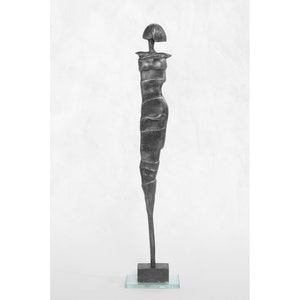 Dame à la coiffure carrée, sculpture de femme, petite sculpture en métal, figurine, statue de jeune fille, figurine, métal, étain, art, moderne, décoration