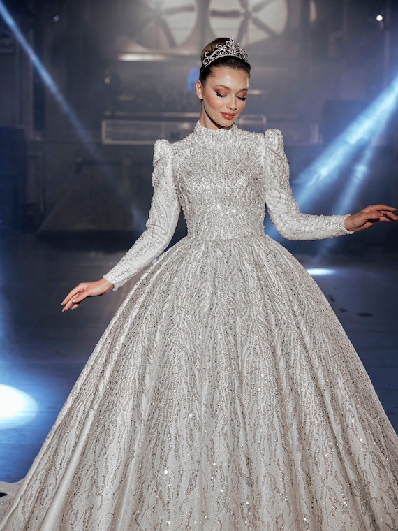 dress glitter muslimah Sparkly Rhinestone Hijab Dress, Muslim Bridal Gown, Long Sleeve Wedding Dress, Modern Hijab Ball Gown, Islamic Wedding, Princess Ball Gown styleattribute-schoolies