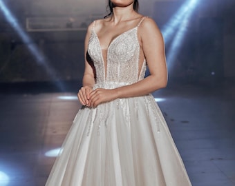 Sparkly Wedding Dress, Luxury Wedding Dress White Wedding Dress, Fairytale Wedding Dress, Ballgown Wedding Dress, Beaded Lace Wedding Gown