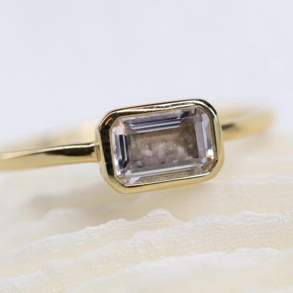 Cremation Ashes Keepsake Ring, CZ Baguette Cremation Diamond Ring, Pet Ashes Rectangle Ring, Emerald Cut Minimalist Ring, Solid Gold Ring