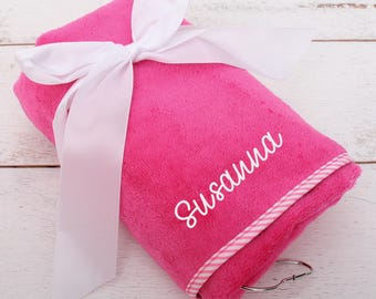 Gepersonaliseerde luxe golfhanddoek met borduursel - aangepaste naam of monogram, cadeau voor golfers, vrienden, golfcadeau dames - 16 x 31 hangende handdoek
