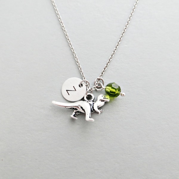 Collar de dinosaurio con inicial personalizada, dije de dinosaurio plateado y cuenta personalizada (collar inicial, collar con dije Trex)