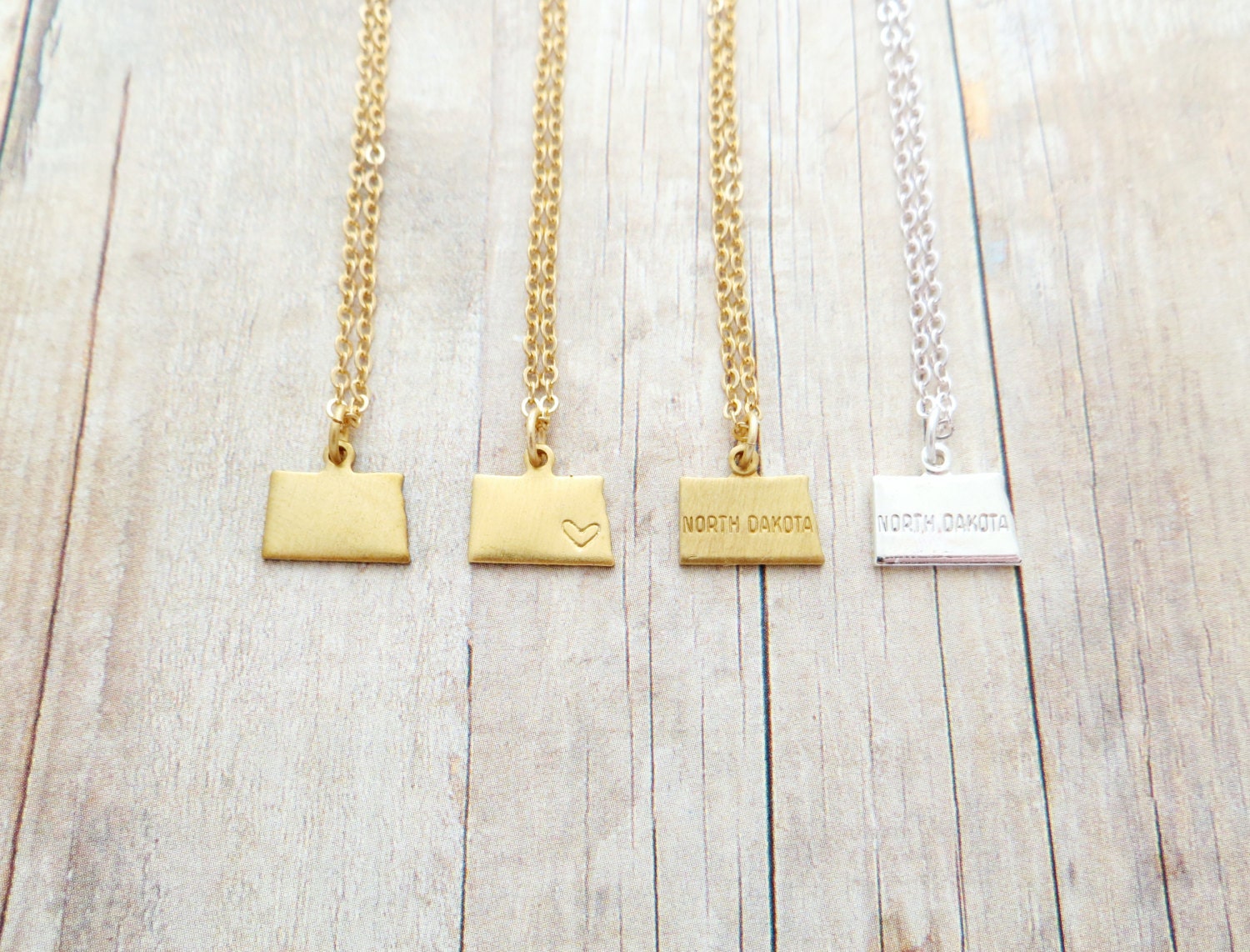 Dakota name necklace deals