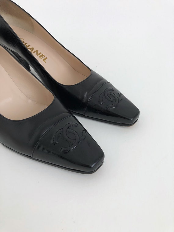 Vintage 90s Chanel Black Pumps / Vintage 1998 Cla… - image 3