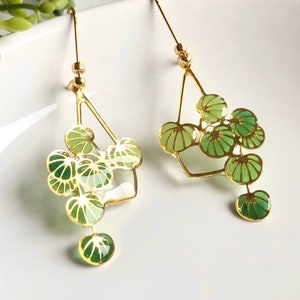 Botanical Green Leaf Plant Earrings, Plant Jewelry, Hanging Plant Earrings, Plant Lady Gift, Nature Jewelry, Gardener Gift, Boho Earrings