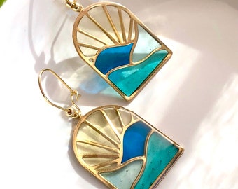 SUNNY Day Wave Earrings, Stained Glass Resin Earrings, Sun Earrings, Mosaic Earrings, Summer Earrings, Wave Earrings, Nature Lover Jewelry