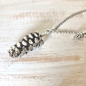 Collier argent pomme de pin, grand collier à pendentif pomme de pin, cadeau pour amoureux de la nature, collier nature, collier forêt, collier long