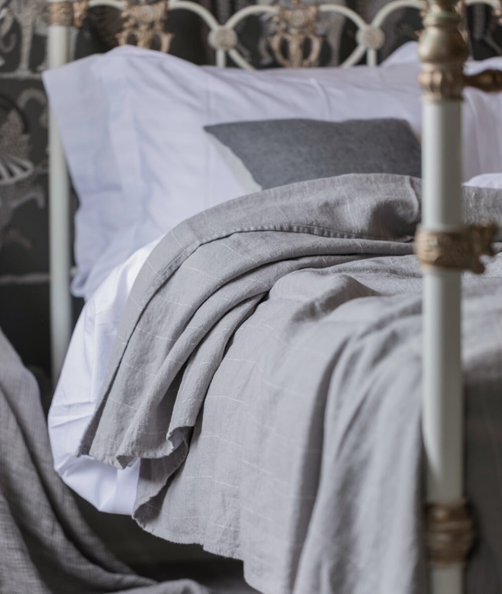 | Gris Lunaire Laurie Linen Throw