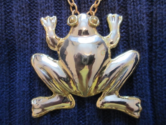 Large gold tone frog  brooch or pendant - image 1