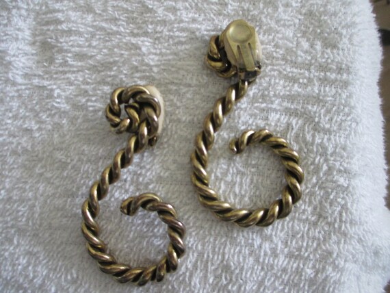 Vintage Les Bernard twisted rope gold tone earrin… - image 4