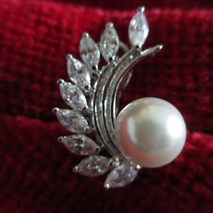 Marquise prong set rhinestones and pearl silver tone vintage pierced earrings