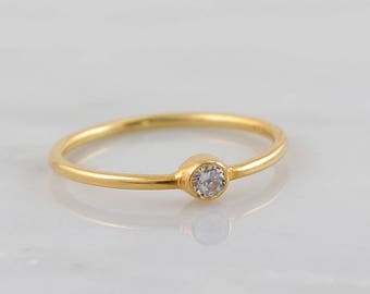 Clear Quartz ring, Solitaire Dainty Ring, Delicate gold ring, Thin Ring, Simple Gold Ring, Minimalist ring, Dainty ring, Stacking ring