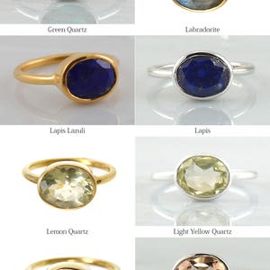 Puede incluir: Un conjunto de diez anillos con diferentes piedras preciosas, incluyendo cuarzo verde, labradorita, lapisl&aacute;zuli, cuarzo lim&oacute;n, cuarzo amarillo claro, piedra lunar y morganita. Cada anillo presenta un engaste de bisel con una piedra preciosa ovalada lisa.