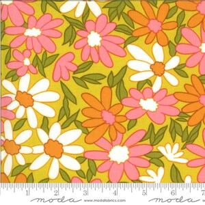 A Blooming Bunch Citrine 40040 19 by Maureen McCormick for Moda Fabrics - by the half-yard