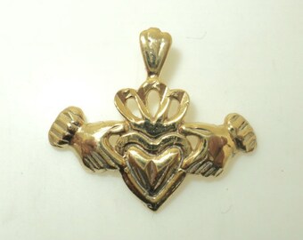 Claddagh Charm (JC-851)