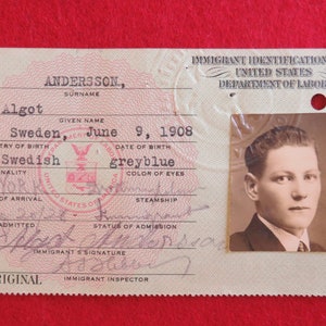Obsolete 1920's US Immigrant Department Of Labor ID Identification Card With Photo image 1