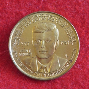 Vintage 1968 JFK President John f Kennedy RFK Robert F Kennedy Memorial Token Flip Coin