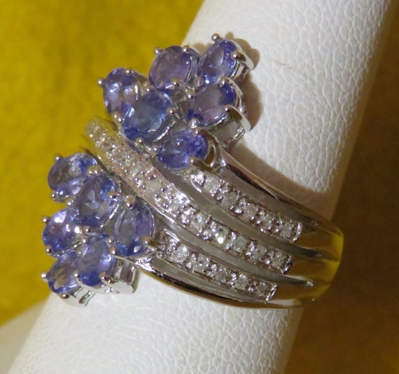 Gorgeous 10 Karat White Gold Diamond & Tanzanite … - image 8