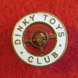 Vintage 1950&#39;s Dinky Toys Club Enamel Lapel Pin Badge