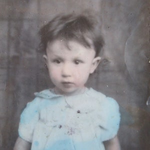 Adorable 1930&#39;s Little Girl Hand Tinted Photo Booth Photo