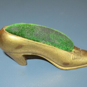 1920&#39;s A H Bolender Jeweler Rockford, Illinois Advertising Shoe Shape Pin Cushion