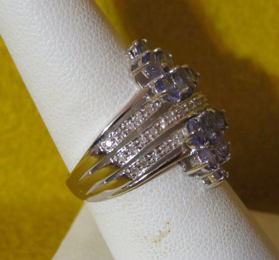 Gorgeous 10 Karat White Gold Diamond & Tanzanite … - image 3