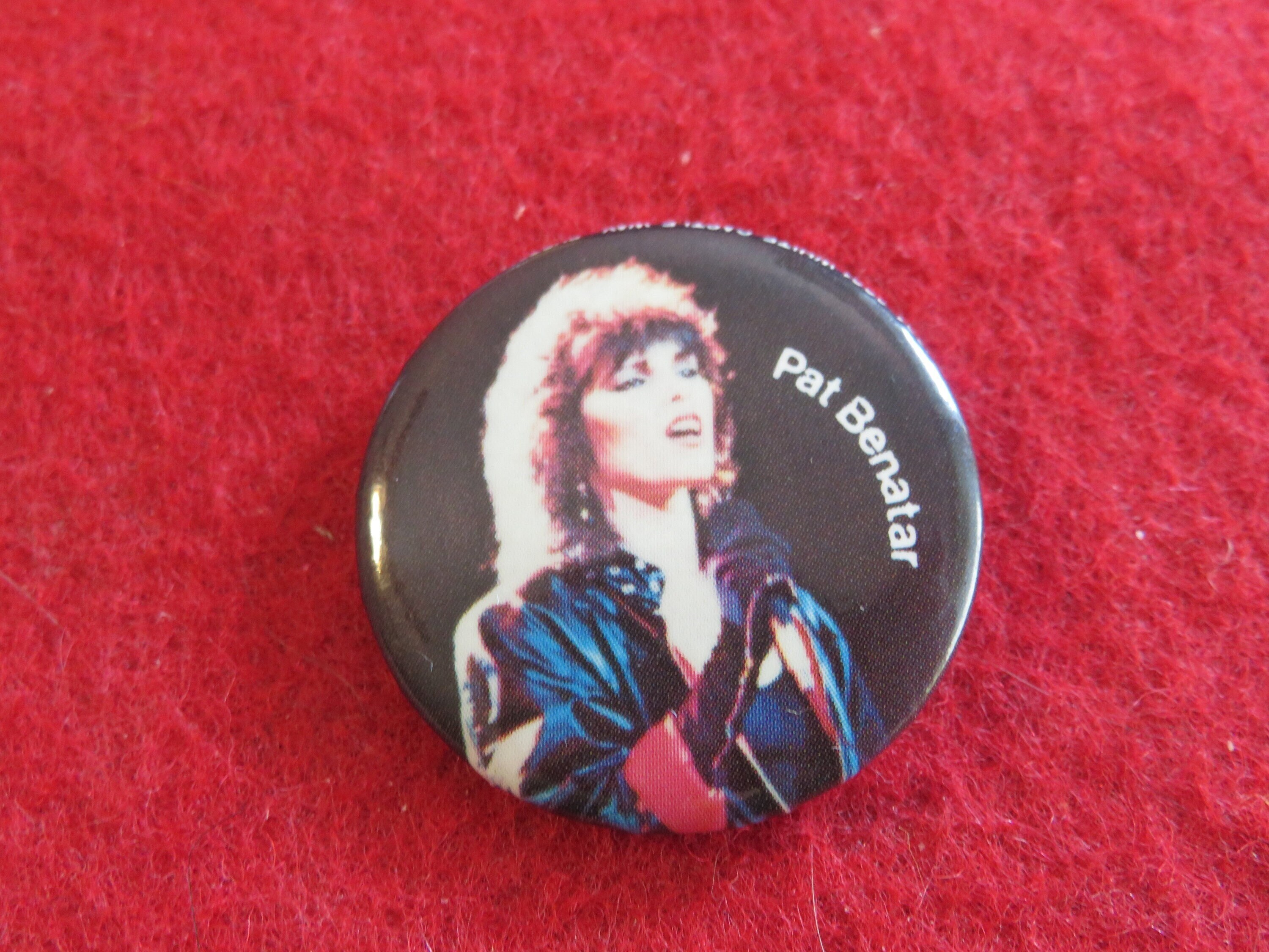 Pat Benatar Badge Pinback Button Original Vintage Sexy Pop Rock Music Pin 1982