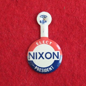 Original 1960&#39;s Elect Nixon Richard Nixon Presidential Campaign Clip Back Button