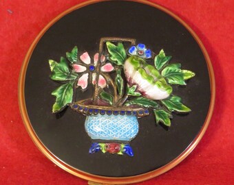 Amazing 1940's Volupte High Relief Enamel Large Compact Made In USA